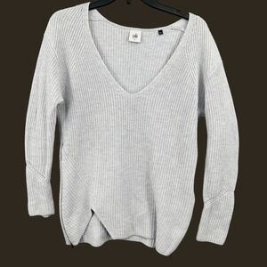 Cabi Gray V-Neck Ribbed Knit Side Zip Pullover Sweater Size S Quiet Luxury‎